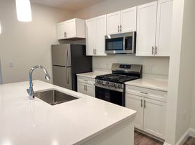 14 Tailwind Ct, Auburn, ME