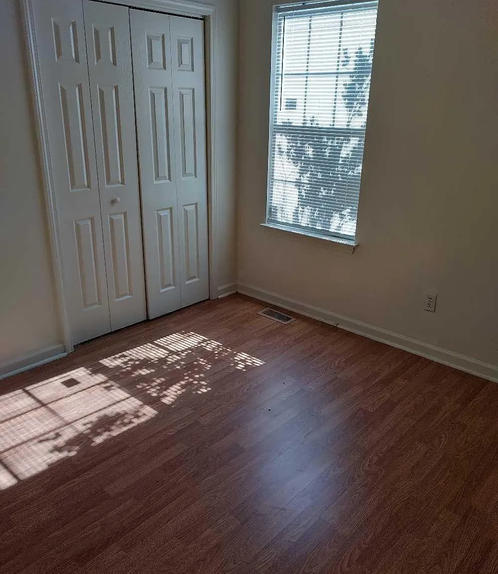 3 bed, 1338 sqft, $750 — Photo 4