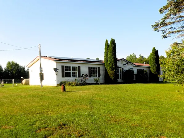 3806 Calhoun Rd, Beaverton, MI 48612