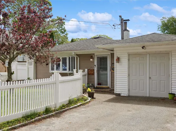 172 E Parkview Drive, Shirley, NY 11967