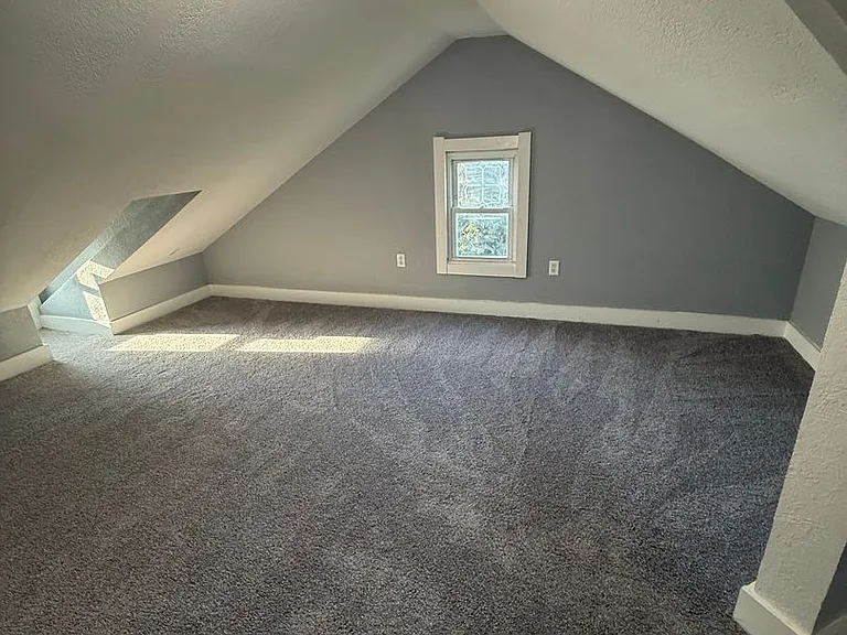 362 Van Buren Ave — Photo 9