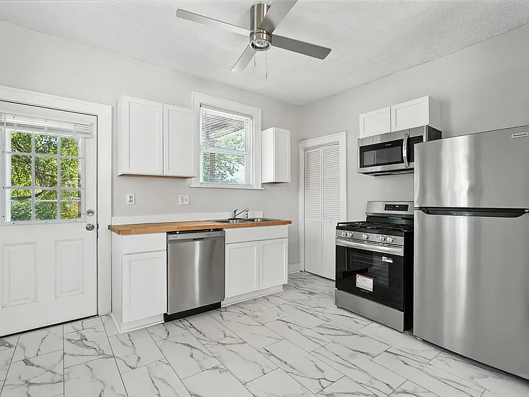 3229 Beacon Hill Ave — Photo 10