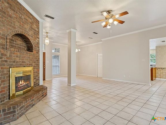 5th image of 1002 Crescent Dr