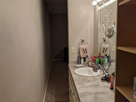 4th image of 3331 San Mateo Dr