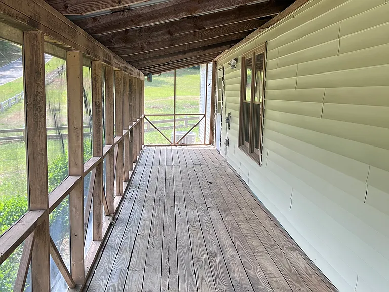 844 Shorewood Cir — Photo 3
