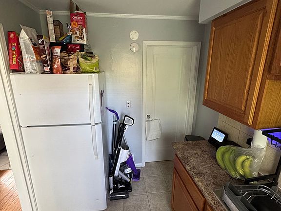 4th image of 1217 E 4th St