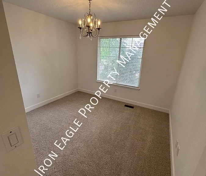 2481 E Lenox Ct — Photo 14