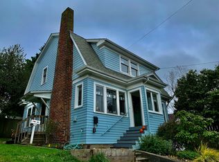 304 NE 44th St, Seattle, WA 98105