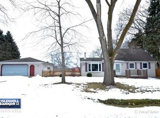8107 Pinoak Dr, Wonder Lake, IL 60097