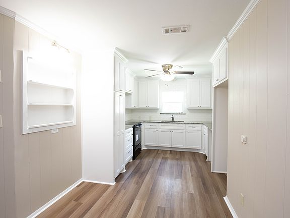 2nd image of 8805 Woodway Dr