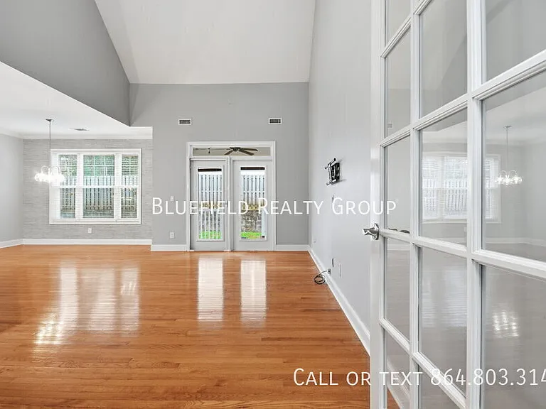 1 Edge Ct #B — Photo 4