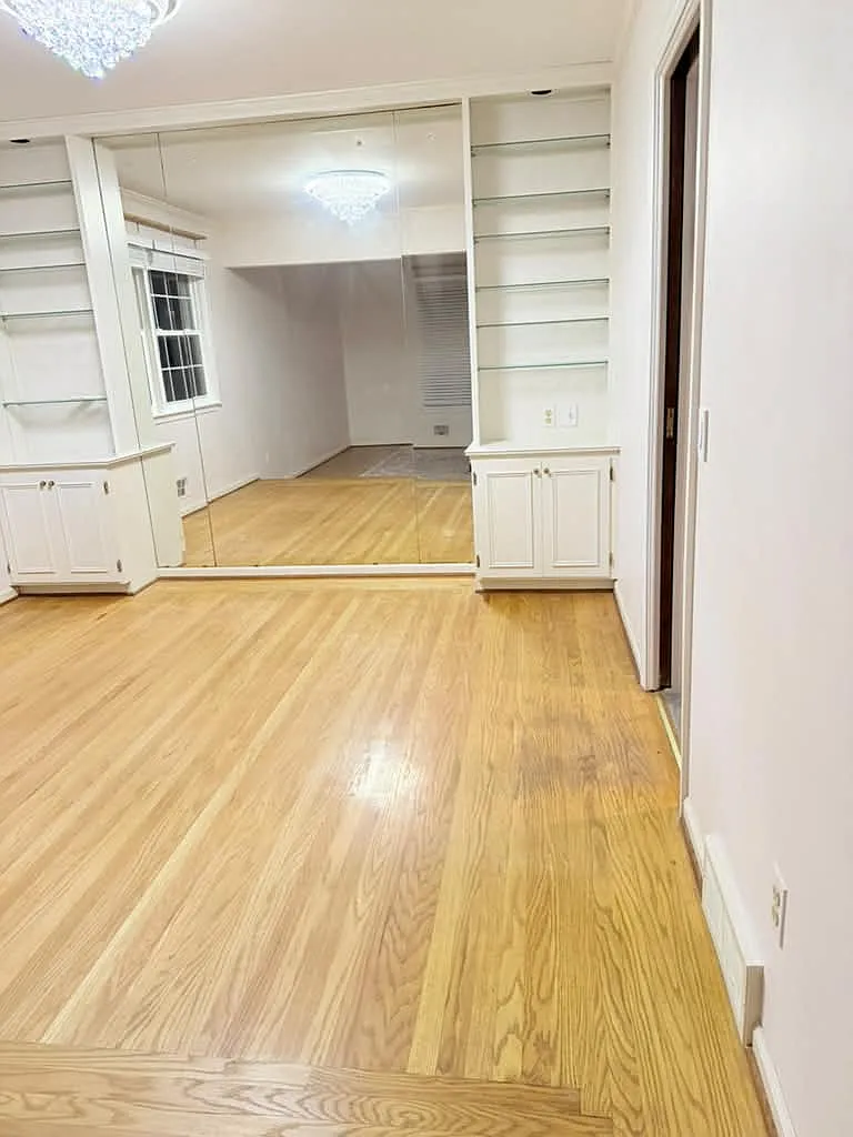 4 bed, 2.5 bath, 2460 sqft, $3,600 — Photo 2