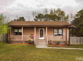 310 Tall Pine Dr, Benson, NC 27504