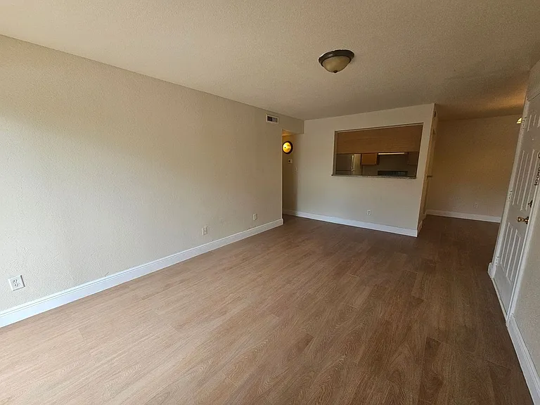 2905 Winkler Ave #713 — Photo 5
