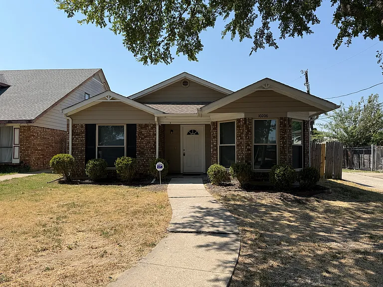10206 Shayna Dr — Photo 1