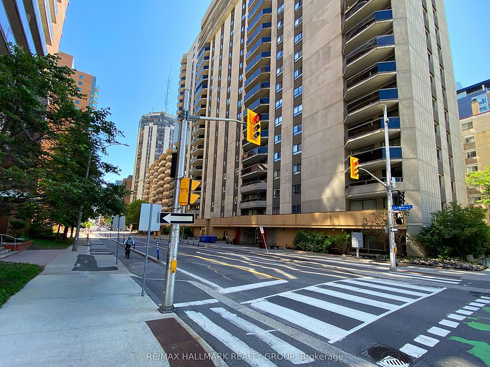 1st image of 470 Laurier Ave W #902