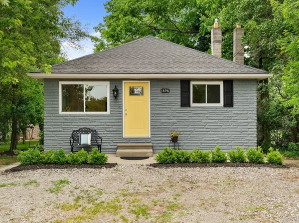 1696 Rochester Rd, Leonard, MI 48367