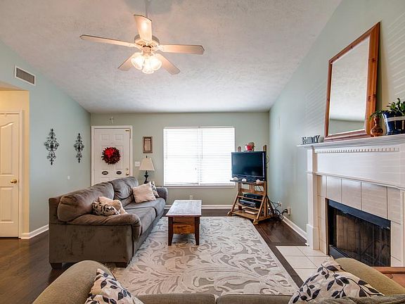 3rd image of 1222 Melvin Dr