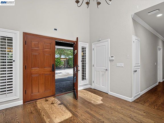 5th image of 227 Kilkare Rd