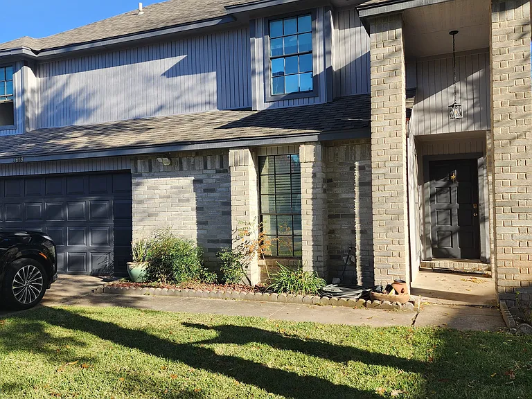 3618 Lake Sunset Ct — Photo 3