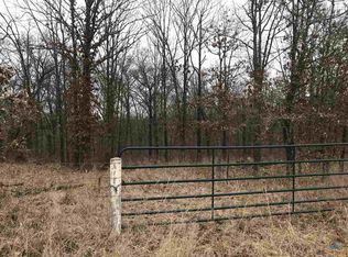 Wilderness Ave, Edwards, MO 65326