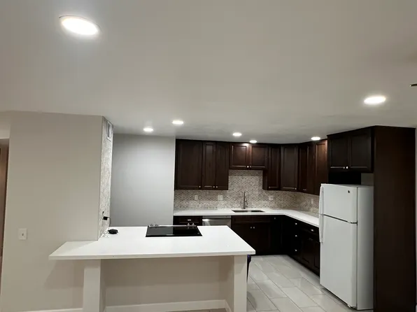 10021 W Coggins Dr, Sun City, AZ 85351