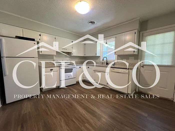 2 bed, 1.0 bath, 915 sqft, $1,050 — Photo 4