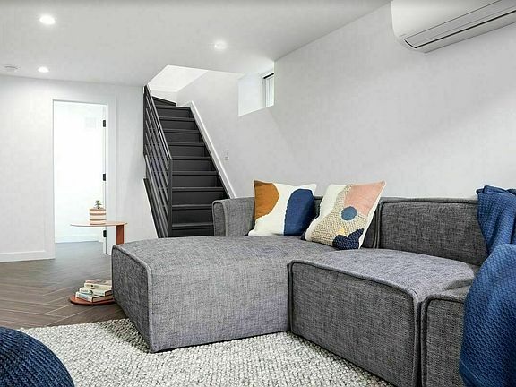 4th image of 328 Eldert St #1J