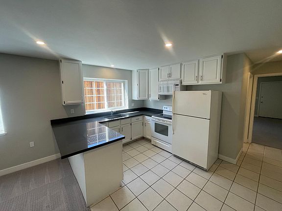 3rd image of 792 Acacia Ave #1