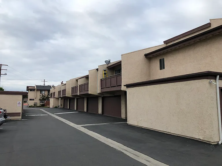 Chapman Villas Apartments — Photo 23