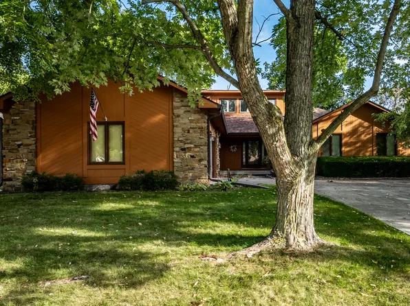 7802 Tanager Ln, Indianapolis, IN 46256