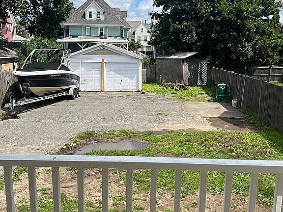 3rd image of 39 Thomas St