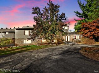 2345 E Commerce St, Milford, MI 48381