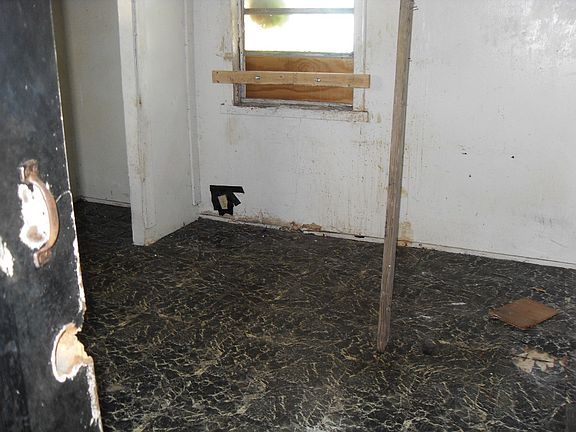 3rd image of 1541 NW 69th Ter