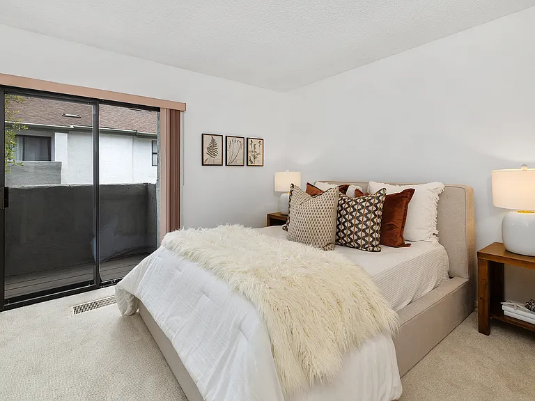 8746 Villa La Jolla Dr #53 — Photo 18
