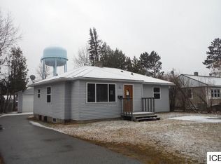 923 Clover Ln, Grand Rapids, MN 55744