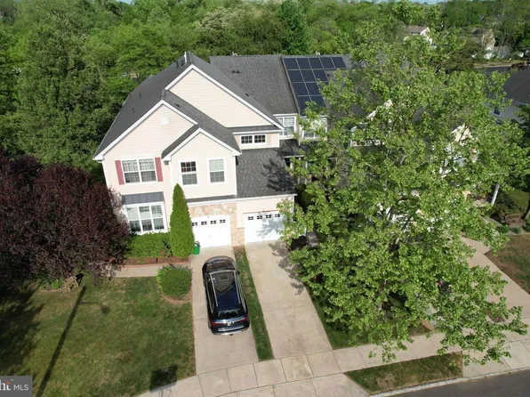 36 Crows Nest Ct, Mount Laurel, NJ 08054