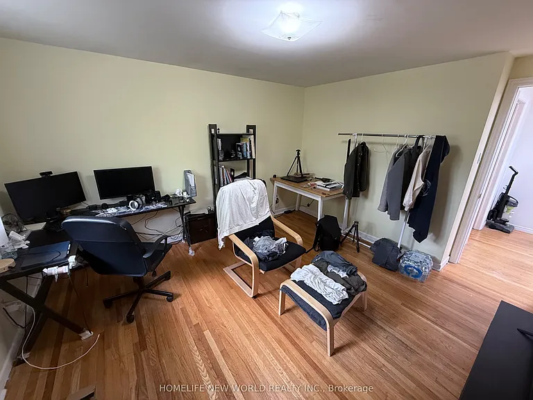 63 Lehar Cres — Photo 17