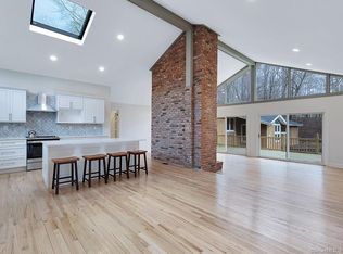 9 Nettleton Dr, Woodbridge, CT 06525
