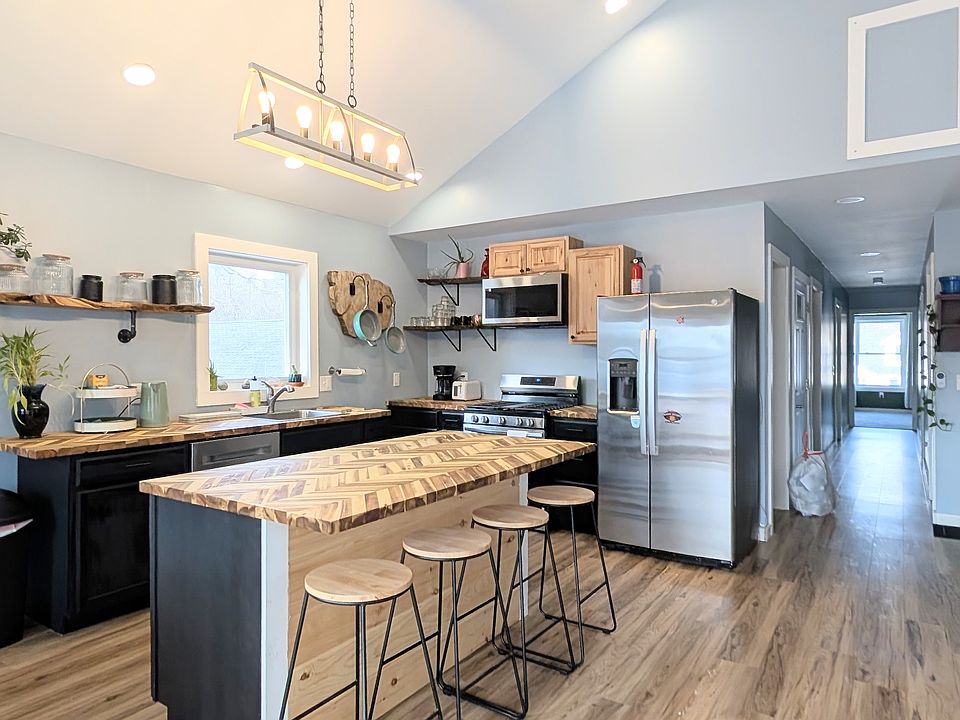 1st image of 35 Simpson Ct Floor 2