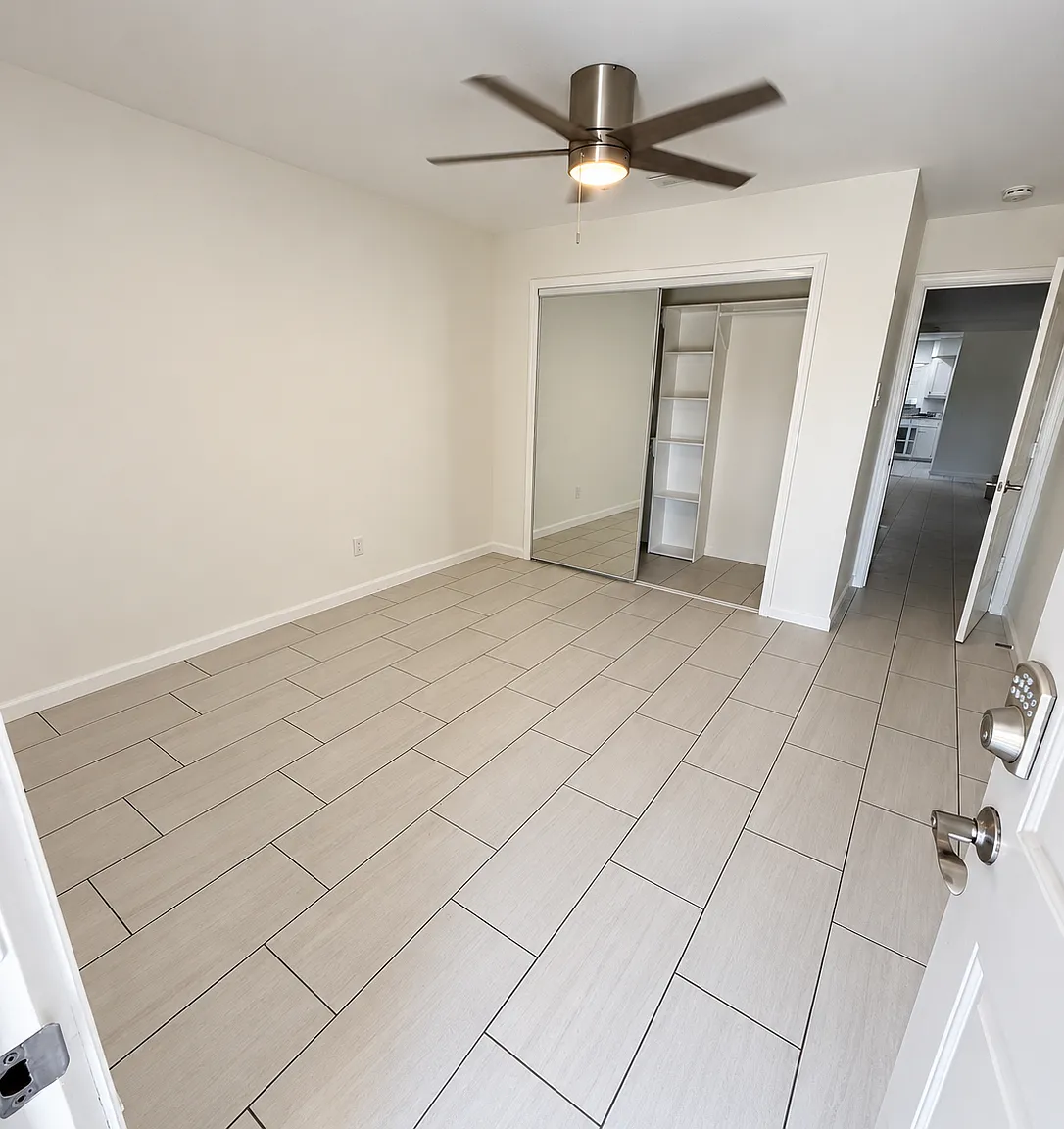 2 bed, 1250 sqft, $1,900 — Photo 3