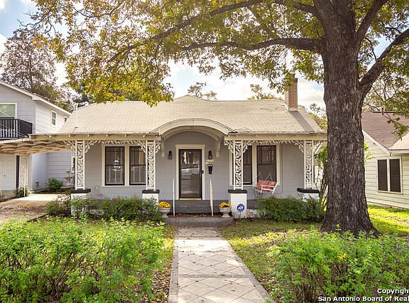 3rd image of 2220 W Olmos Dr