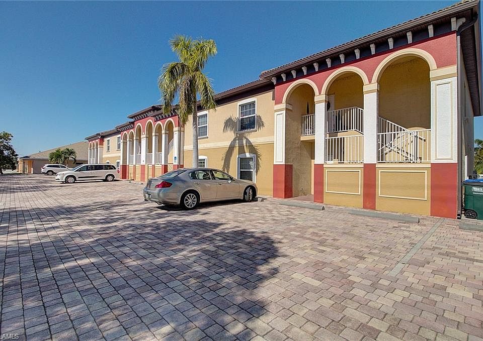 1st image of 403 SW 47th Ter #201