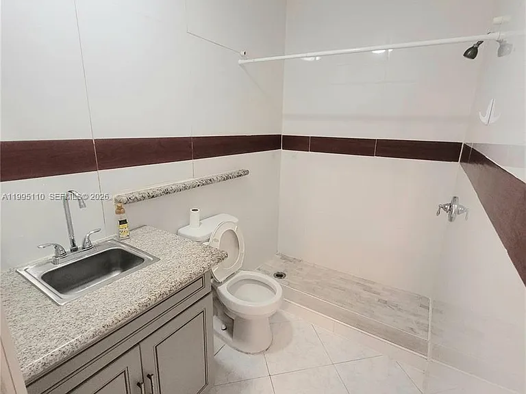 22028 Acapulco Ct — Photo 22
