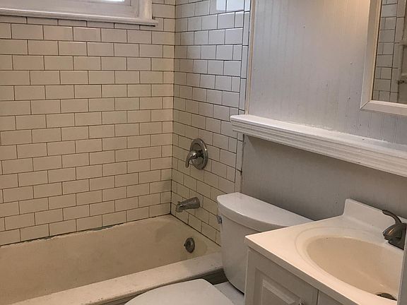 4th image of 11909 Criterion Ave