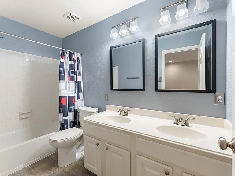 150 W Bristol Oak Cir — Photo 44