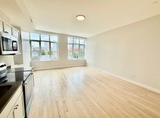204 Hanover St #3F, Boston, MA 02113