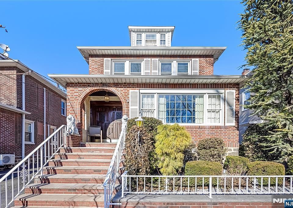 1st image of 429 Oakdene Ave