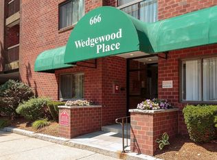 666 Main St APT 207, Winchester, MA 01890