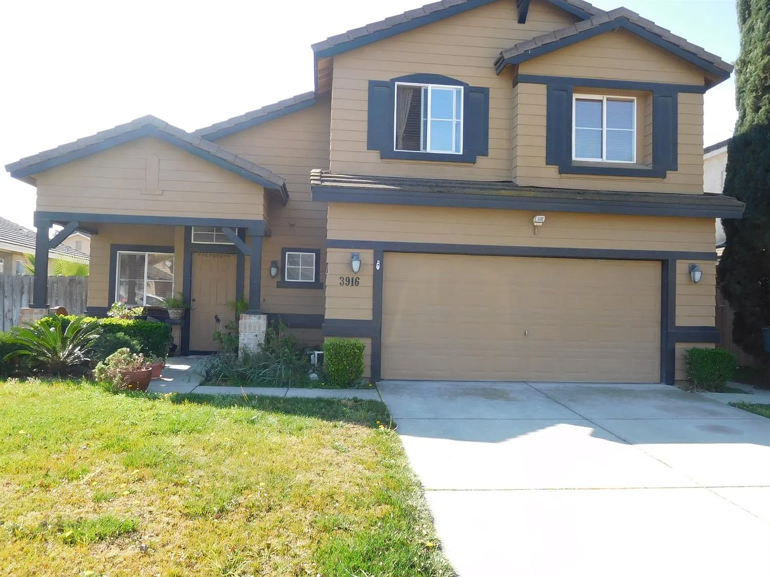3916 Laurenburg Ave photo 1
